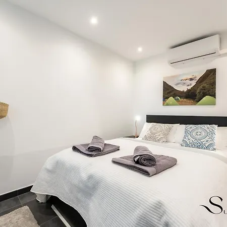 Stylish Seaview Terrace Retreat شقة *