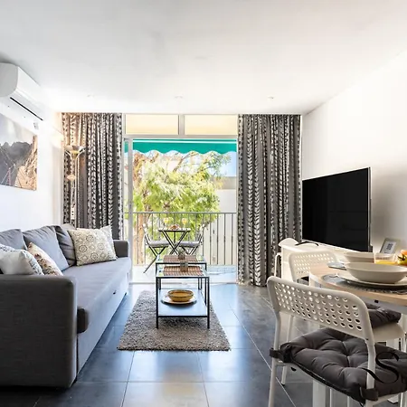 Stylish Seaview Terrace Retreat Apartament *