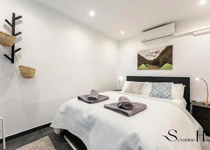 Stylish Seaview Terrace Retreat Apartment *