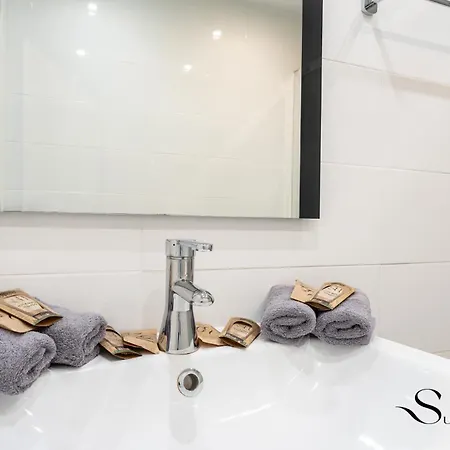 Stylish Seaview Terrace Retreat