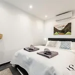 Stylish Seaview Terrace Retreat Apartment *